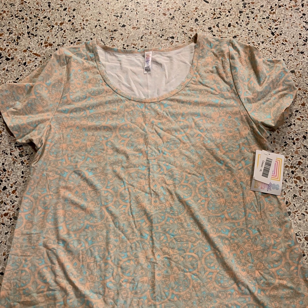 LulaRoe Classic Shirt XL